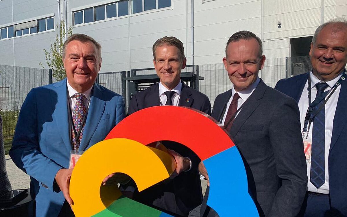 061023 HU Eroeffnung Rechenzentrum 2 061023 HU Eroeffnung Rechenzentrum 2