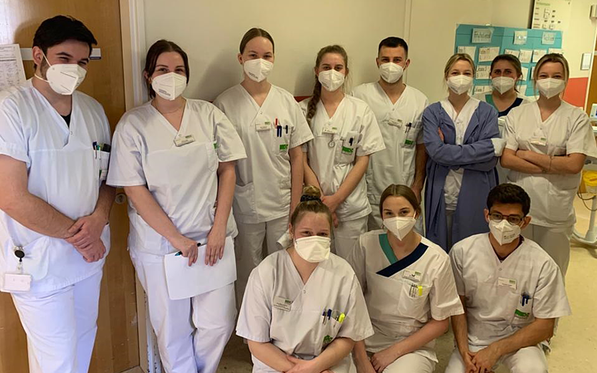 070322 AB Schueler leiten station jpg 070322 AB Schueler leiten station jpg