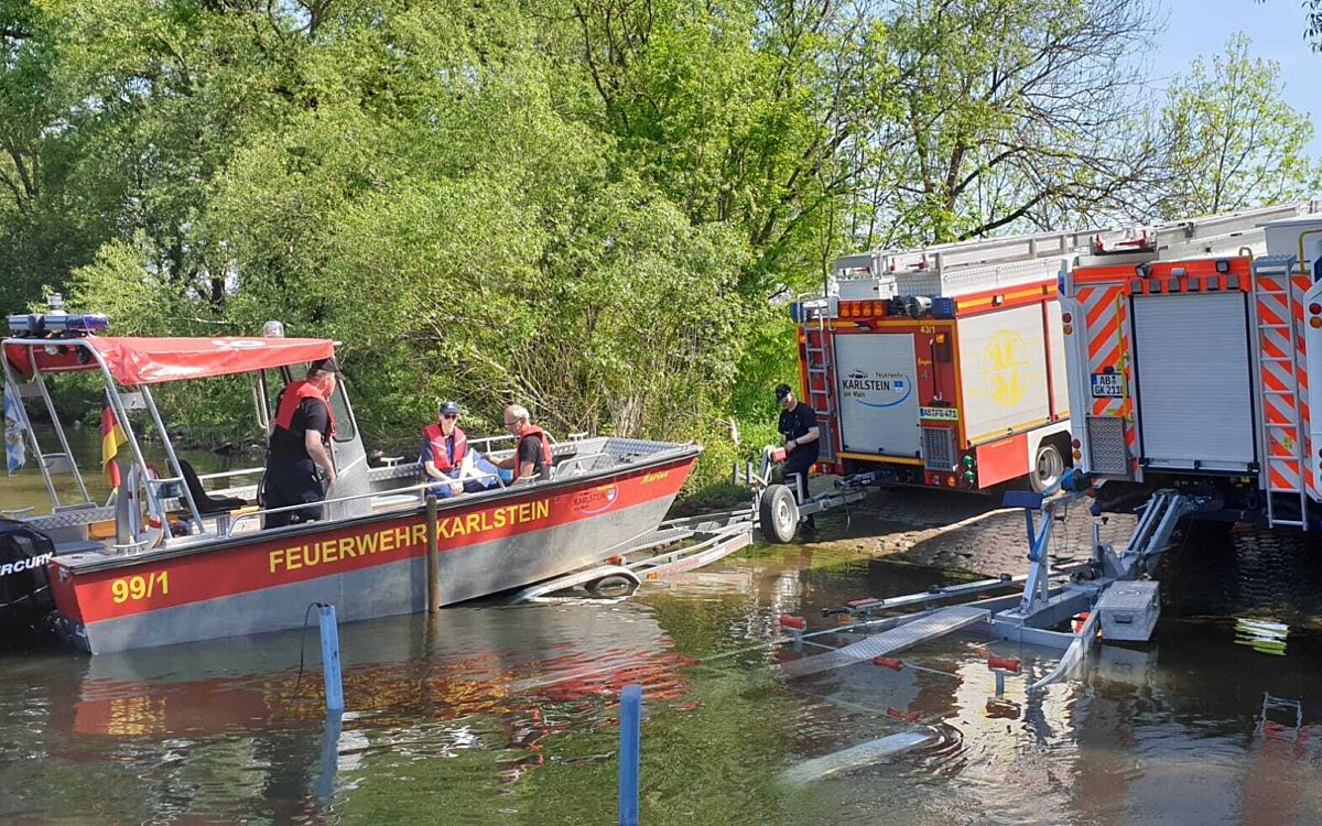 070522 Kreis AB Fuerwehr Bootspruefung 070522 Kreis AB Fuerwehr Bootspruefung
