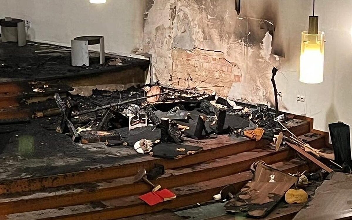 080123 Feuer Gelnhausen Kirche Maria Koenigin Foto FF Gelnhausen West 080123 Feuer Gelnhausen Kirche Maria Koenigin Foto FF Gelnhausen West