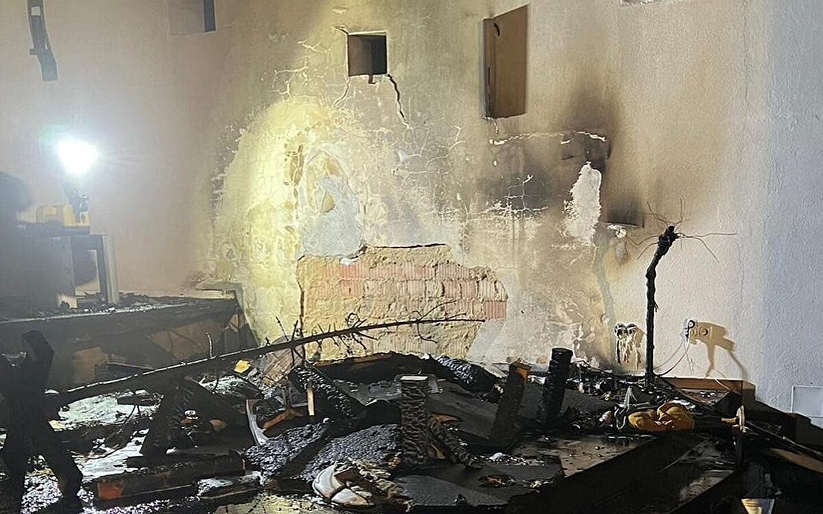 080123 Feuer Gelnhausen Kirche Maria Koenigin Foto FF Gelnhausen West 080123 Feuer Gelnhausen Kirche Maria Koenigin Foto FF Gelnhausen West