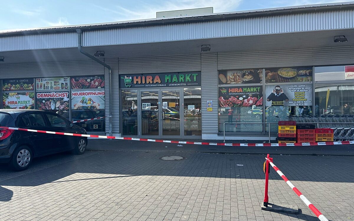 080325 Hainburg Hira markt Einsatz Polizei DG 080325 Hainburg Hira markt Einsatz Polizei DG