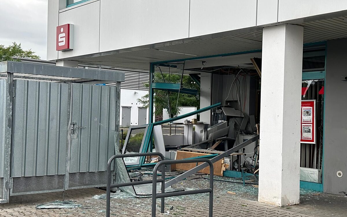 080726 Dietzenbach Geldautomat gesprengt 2 080726 Dietzenbach Geldautomat gesprengt 2