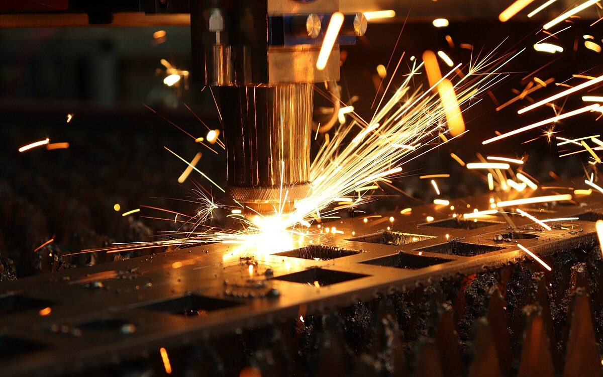 090322 Symbolbild Industrie Metall Laser Produktion 090322 Symbolbild Industrie Metall Laser Produktion