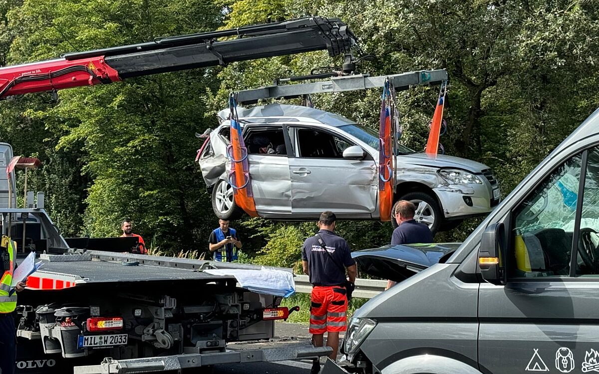 090824 A45 Richtung AB Unfall 1 090824 A45 Richtung AB Unfall 1