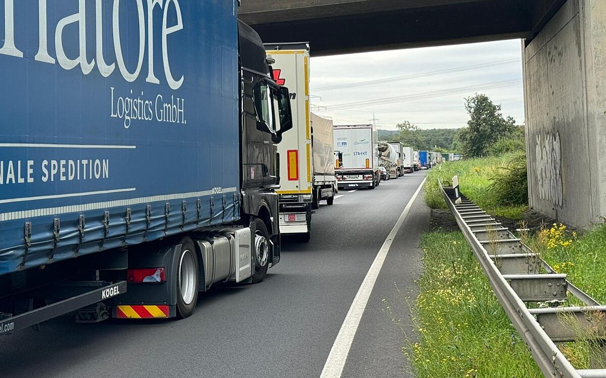 090824 A45 Richtung AB Unfall 5 090824 A45 Richtung AB Unfall 5