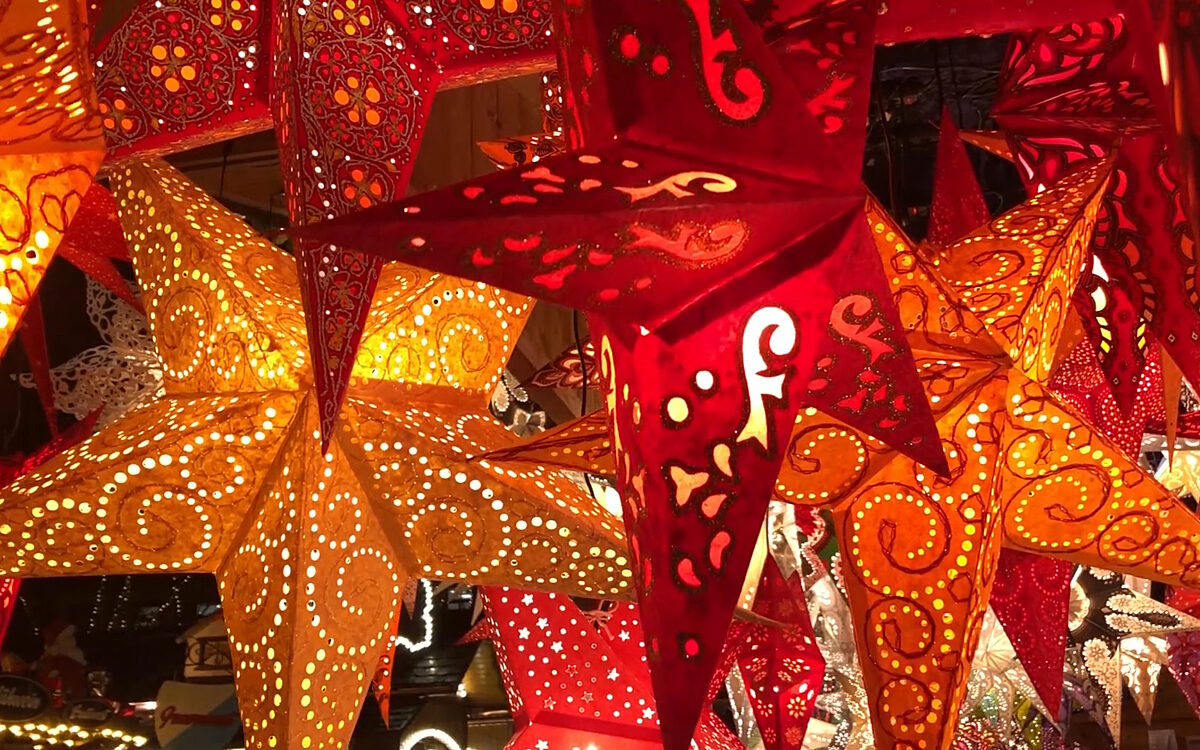 091221 HU Weihnachtsmarkt DMK Standbild001 091221 HU Weihnachtsmarkt DMK Standbild001