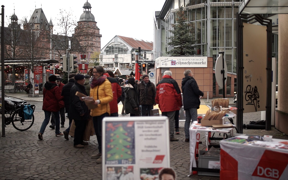 091222 Aschaffenburg DGB Infostand 3 091222 Aschaffenburg DGB Infostand 3