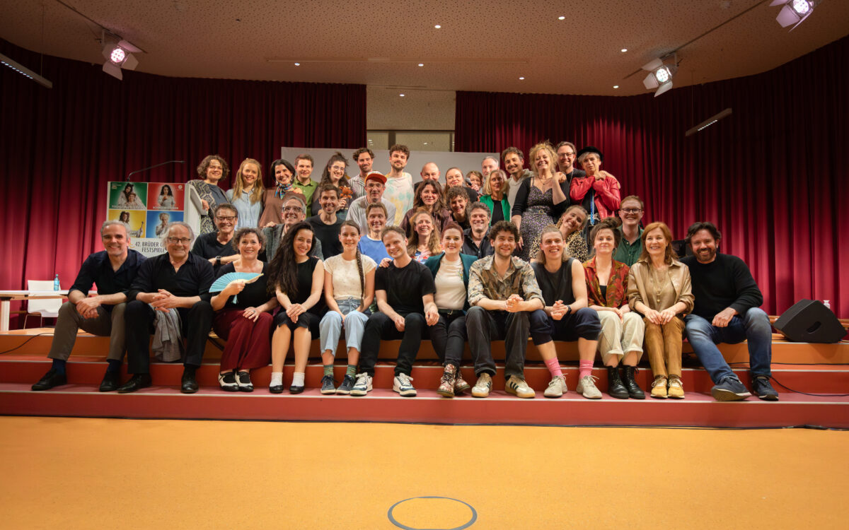 1 Ensemble