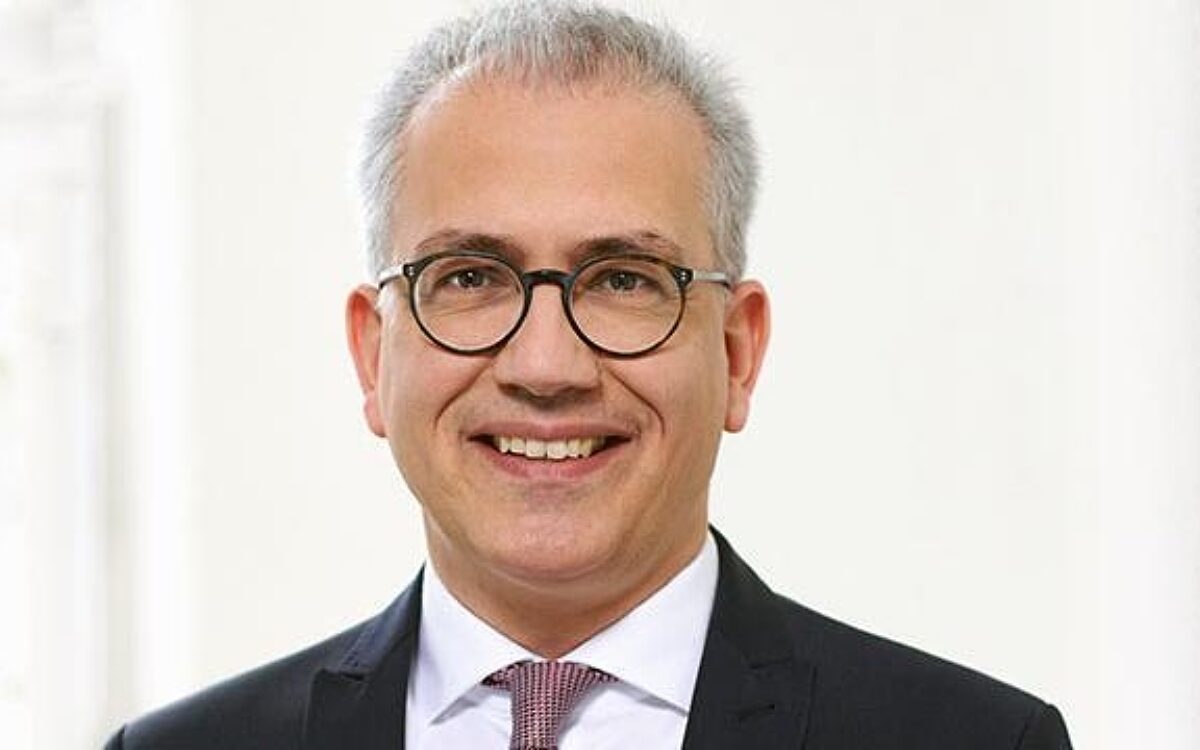 100122 Tarek Al Wazir 100122 Tarek Al Wazir