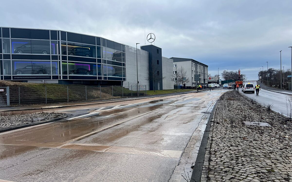 100226 AB Schoenbornstrasse Wasserrohrbruch 2 100226 AB Schoenbornstrasse Wasserrohrbruch 2