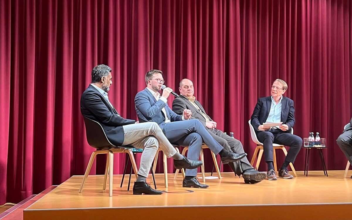 100226 HU Gespraechsrunde 5 100226 HU Gespraechsrunde 5