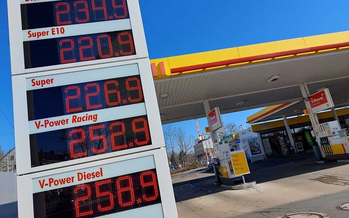 100322 ADAC Tankstelle 100322 ADAC Tankstelle