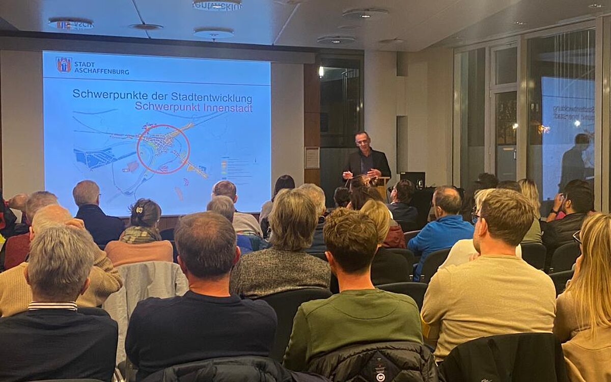 101123 AB Disskussion um Innenstadtleben 101123 AB Disskussion um Innenstadtleben