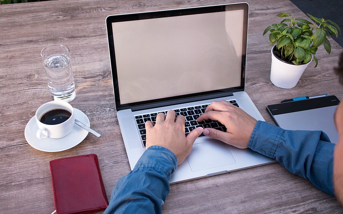 101221 Symbolbild Studium Online Fernstudium Homeoffice 101221 Symbolbild Studium Online Fernstudium Homeoffice