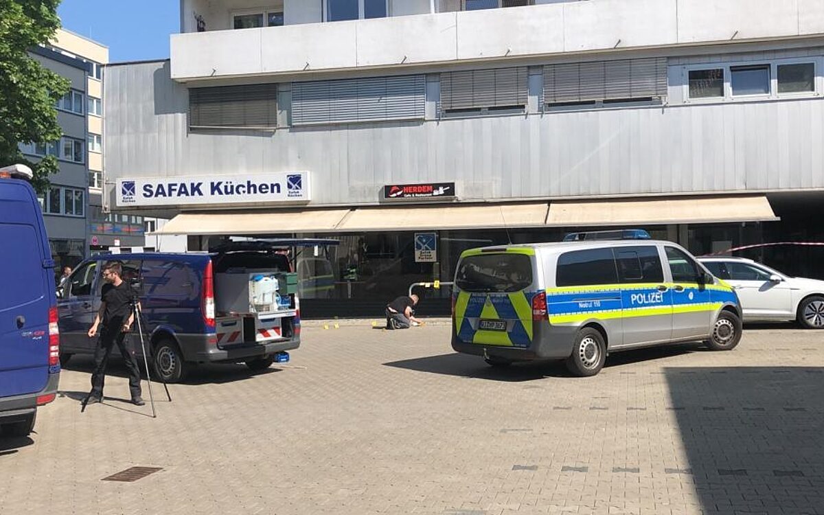 110522 Hanau totes Maedchen auf Balkon 110522 Hanau totes Maedchen auf Balkon