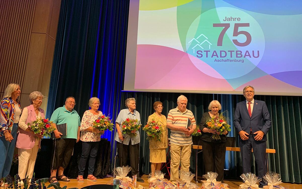 110724 AB Stadtbau wird 75 HW 110724 AB Stadtbau wird 75 HW