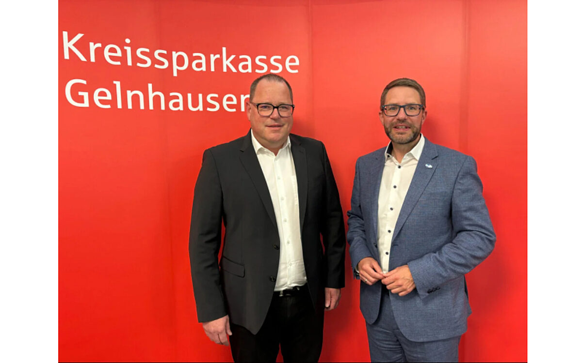 120624 GN Kreissparkassen Chef Ole Schoen und Landrat Thorsten Stolz Foto Kreissparkasse Gelnhausen 120624 GN Kreissparkassen Chef Ole Schoen und Landrat Thorsten Stolz Foto Kreissparkasse Gelnhausen
