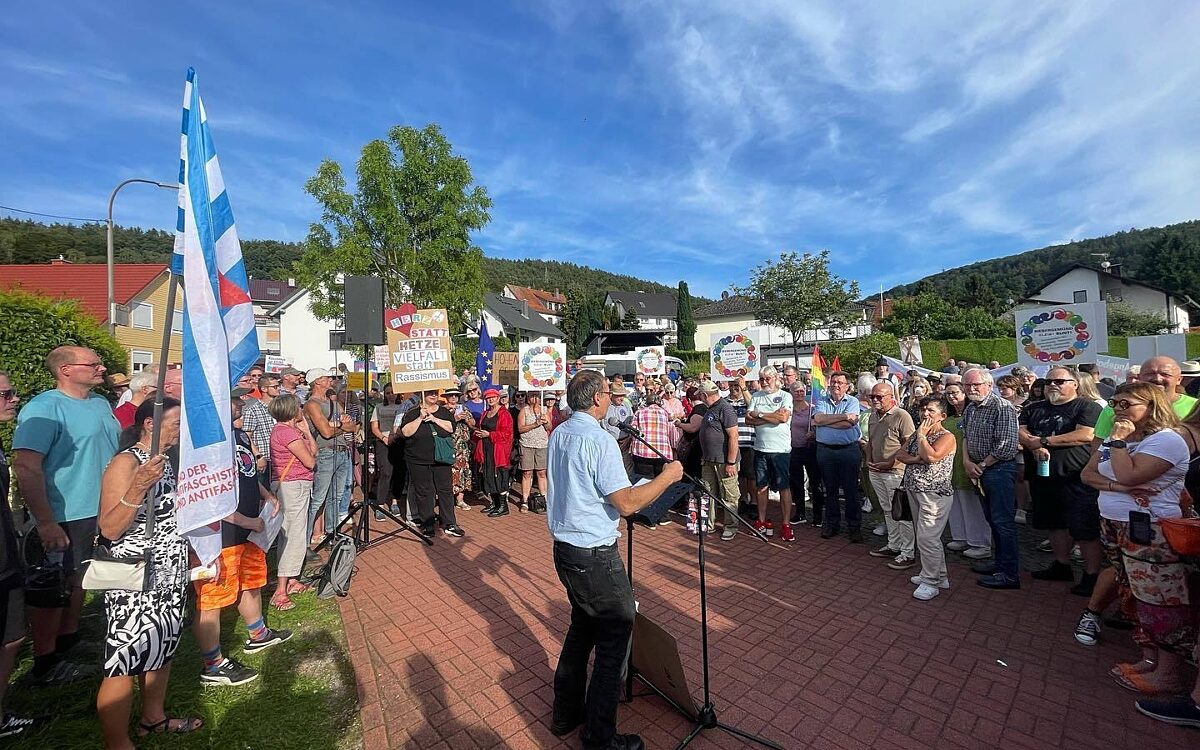 120823 Biebergemuend bleibt bunt Foto Hand aufs Herz 120823 Biebergemuend bleibt bunt Foto Hand aufs Herz