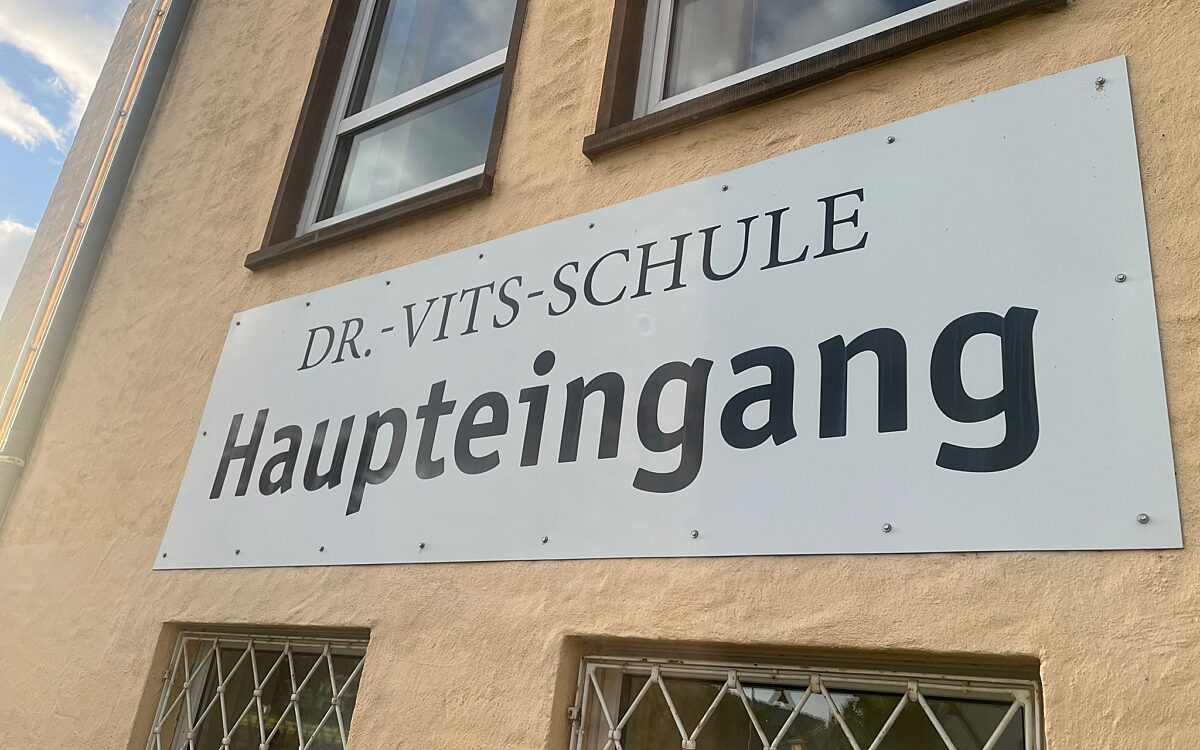 120924 Erlenbach Grundschule Polizeikontrolle 2 120924 Erlenbach Grundschule Polizeikontrolle 2