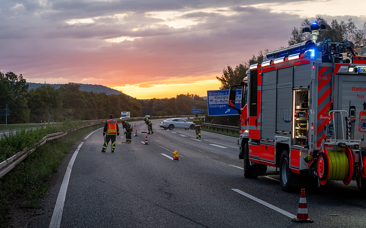 120926 Gruendau Unfall im Unfall auf A66