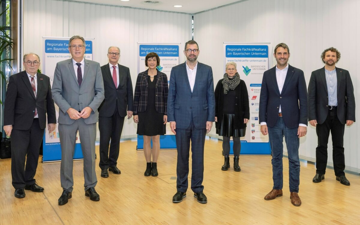 121121 institutionelle Vertreter Innen der Fachkraefteallianz 121121 institutionelle Vertreter Innen der Fachkraefteallianz