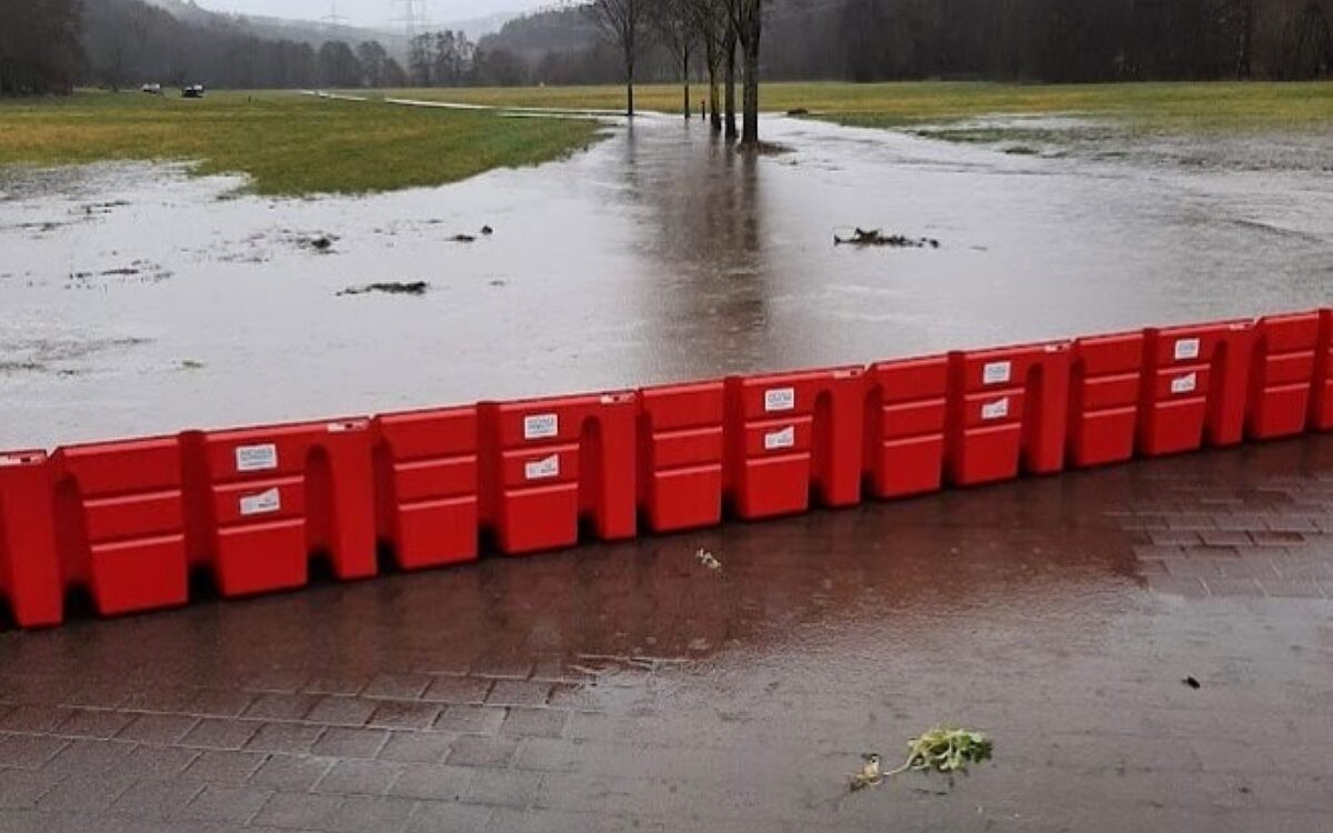 130422 Hochwassersperre am Ortsberingweg 130422 Hochwassersperre am Ortsberingweg