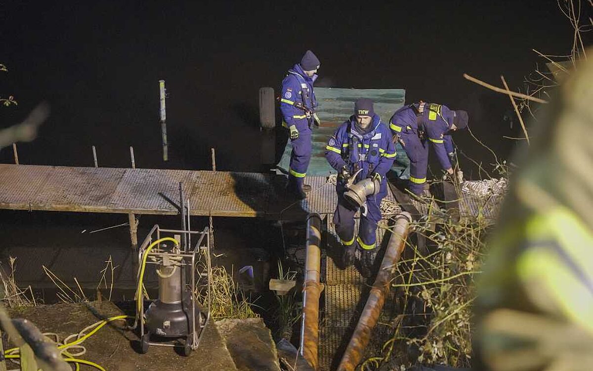 140124 Kahl THW Einsatz Hornsee Abpumpen Foto THW 12 140124 Kahl THW Einsatz Hornsee Abpumpen Foto THW 12