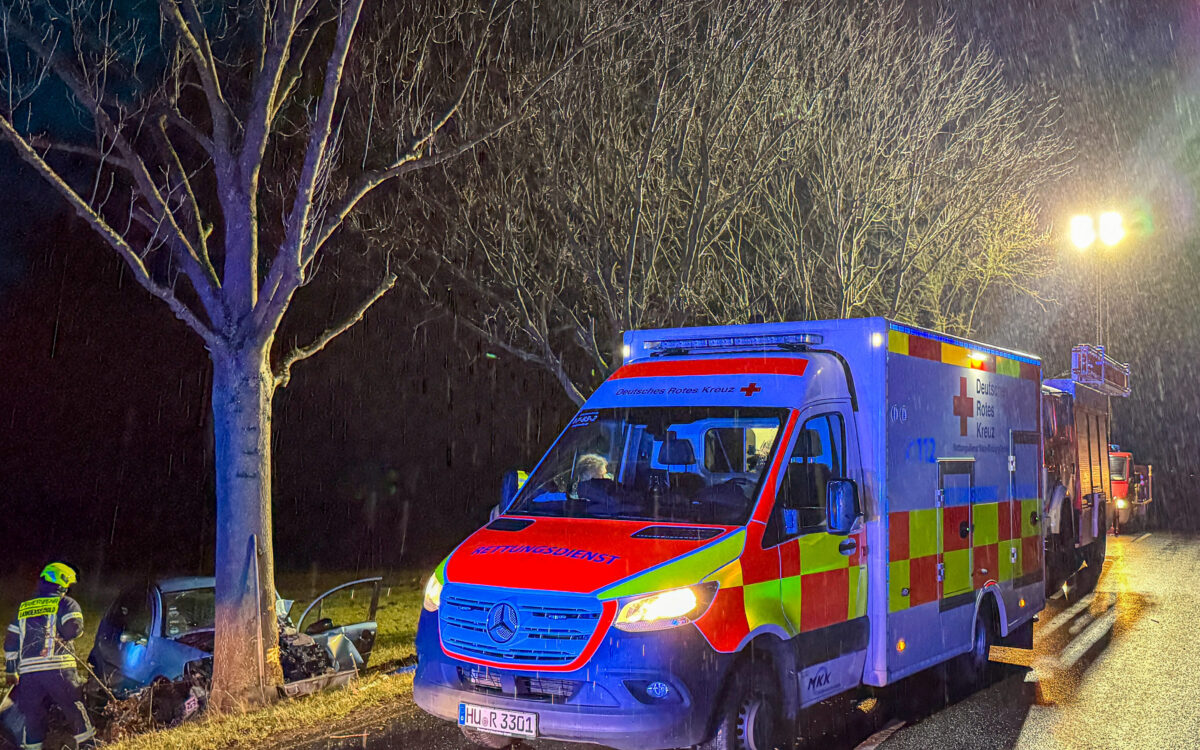 150224 Langenselbold Schwerer Verkehrsunfall Quelle Freiwillige Feuerwehr Langenselbold 2 150224 Langenselbold Schwerer Verkehrsunfall Quelle Freiwillige Feuerwehr Langenselbold 2
