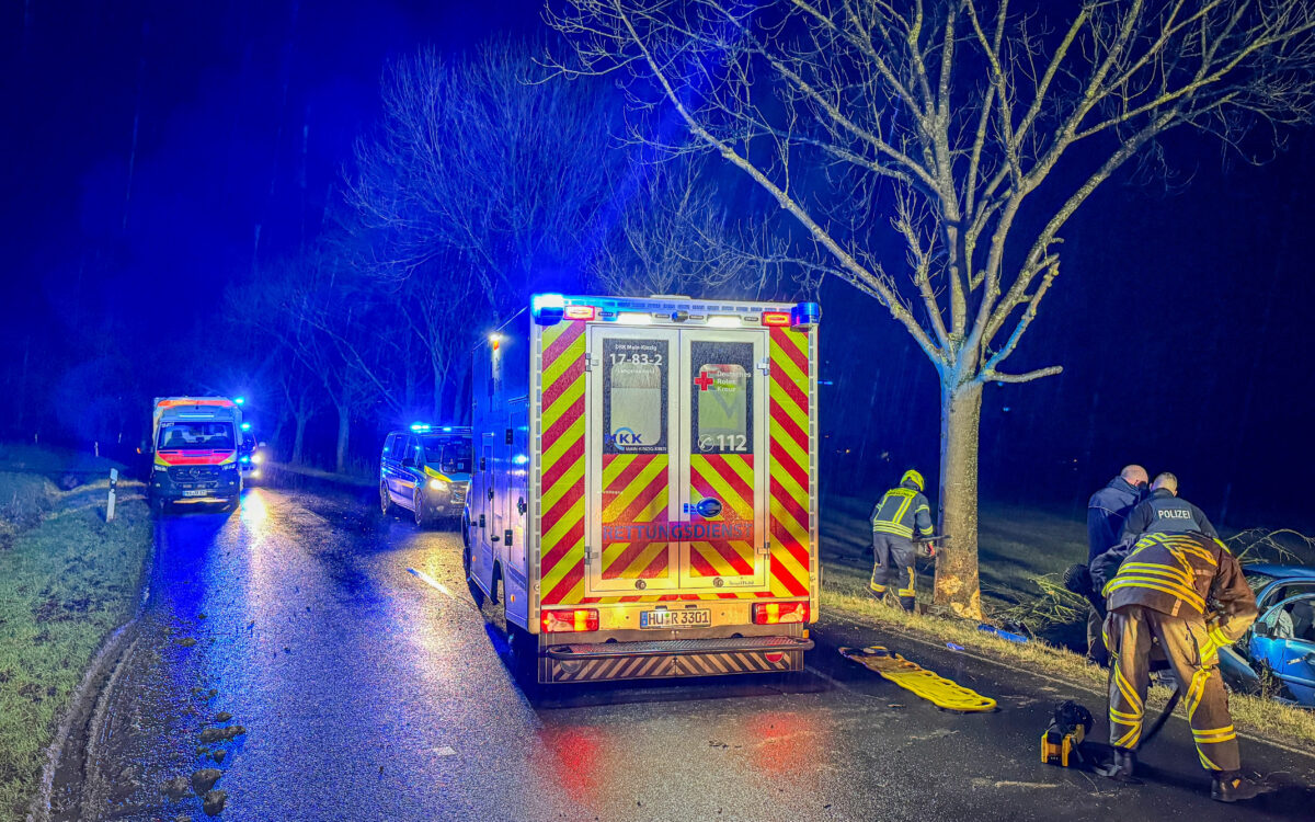 150224 Langenselbold Schwerer Verkehrsunfall Quelle Freiwillige Feuerwehr Langenselbold 4 150224 Langenselbold Schwerer Verkehrsunfall Quelle Freiwillige Feuerwehr Langenselbold 4