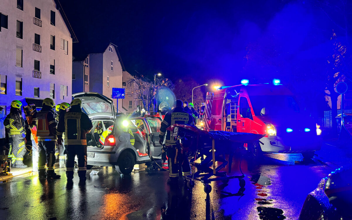 151123 Langenselbold Unfall Quelle Feuerwehr Langenselbold 6 151123 Langenselbold Unfall Quelle Feuerwehr Langenselbold 6