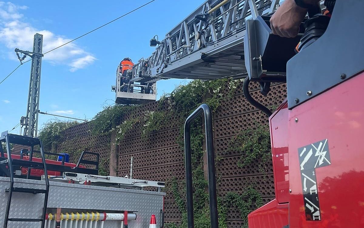 160623 HU Wolfgang Boeschungsbrand Quelle Feuerwehr Hanau 1 160623 HU Wolfgang Boeschungsbrand Quelle Feuerwehr Hanau 1