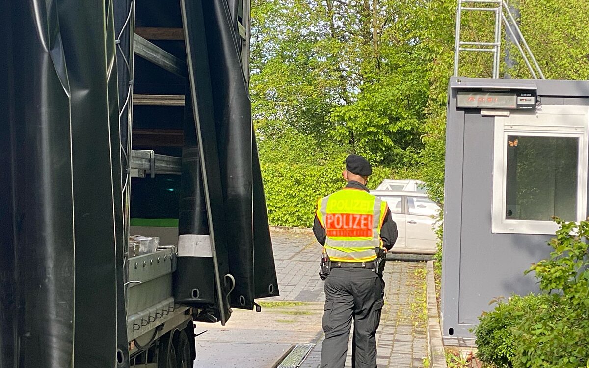 170424 Hoesbach Lkw Kontrollen 3 170424 Hoesbach Lkw Kontrollen 3