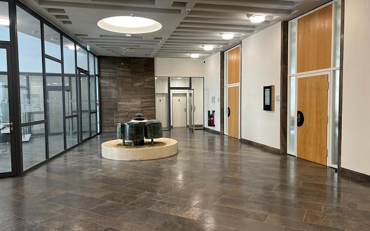 170424 LG AB Prozess Missbrauch vin Minderjaehrigen 170424 LG AB Prozess Missbrauch vin Minderjaehrigen