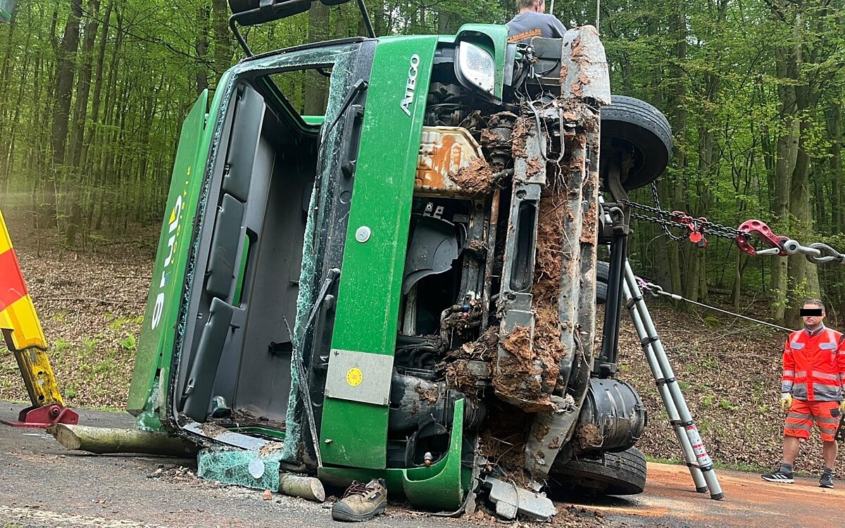 170524 wiesen unfall laster 1 170524 wiesen unfall laster 1