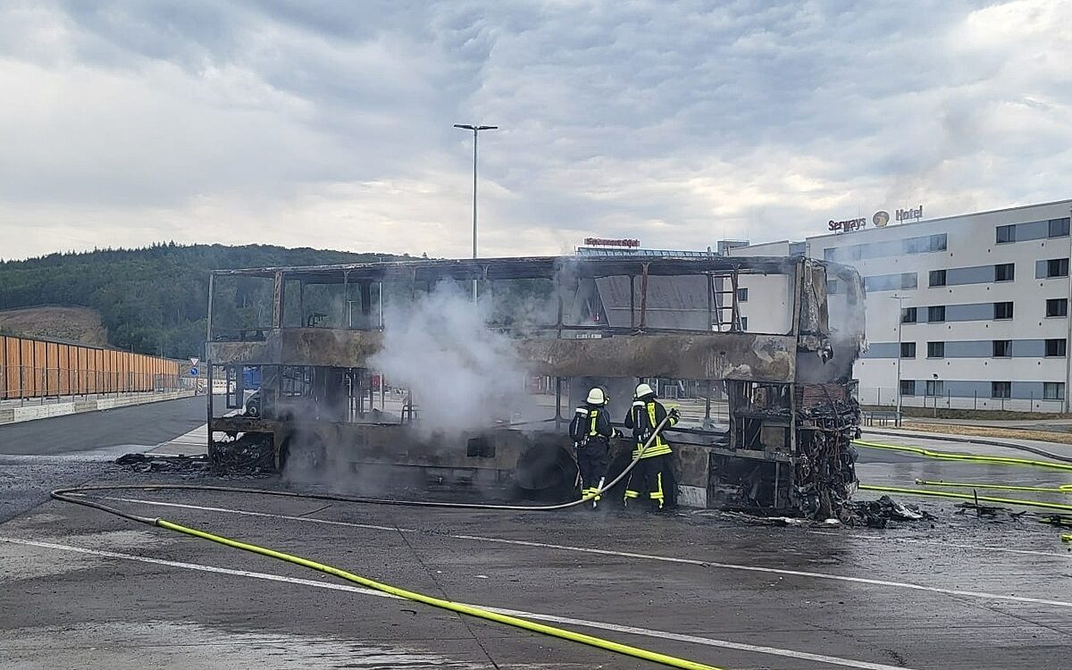 170822 FW Waldaschaff 2 Busbrand Rasthof Spessart 170822 FW Waldaschaff 2 Busbrand Rasthof Spessart