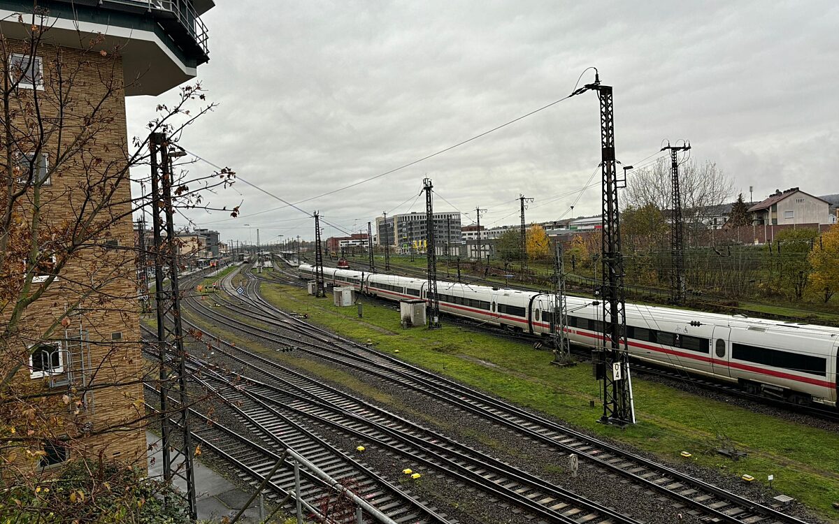181124 AB Notarzteinsatz Aschaffenburger Hauptbahnhof 181124 AB Notarzteinsatz Aschaffenburger Hauptbahnhof