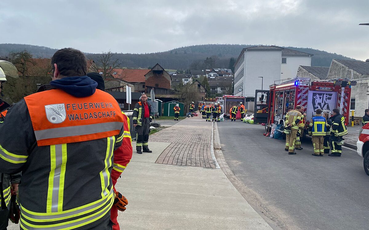 190324 Waldaschaff LKW Gefahrgut 4 190324 Waldaschaff LKW Gefahrgut 4