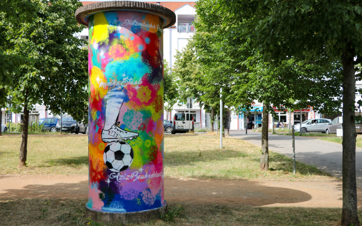 190622 Dietzenbach Litfasssaeule Kunst 2 190622 Dietzenbach Litfasssaeule Kunst 2