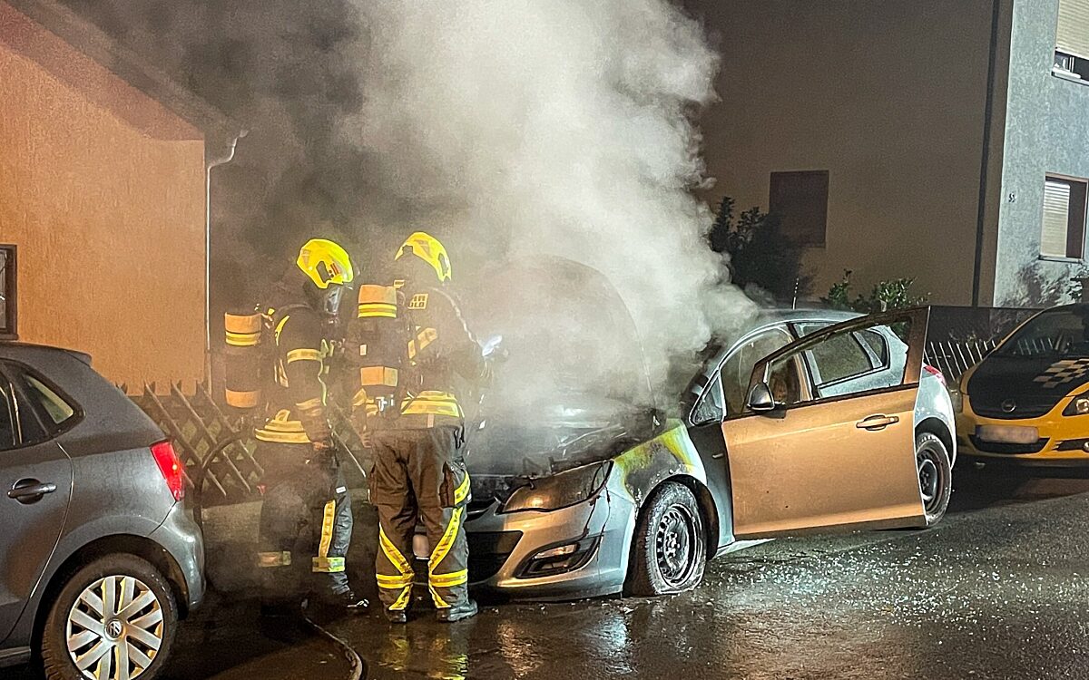 191223 Langenselbold Autobrand Quelle Freiwillige Feuerwehr Langenselbold 2 191223 Langenselbold Autobrand Quelle Freiwillige Feuerwehr Langenselbold 2