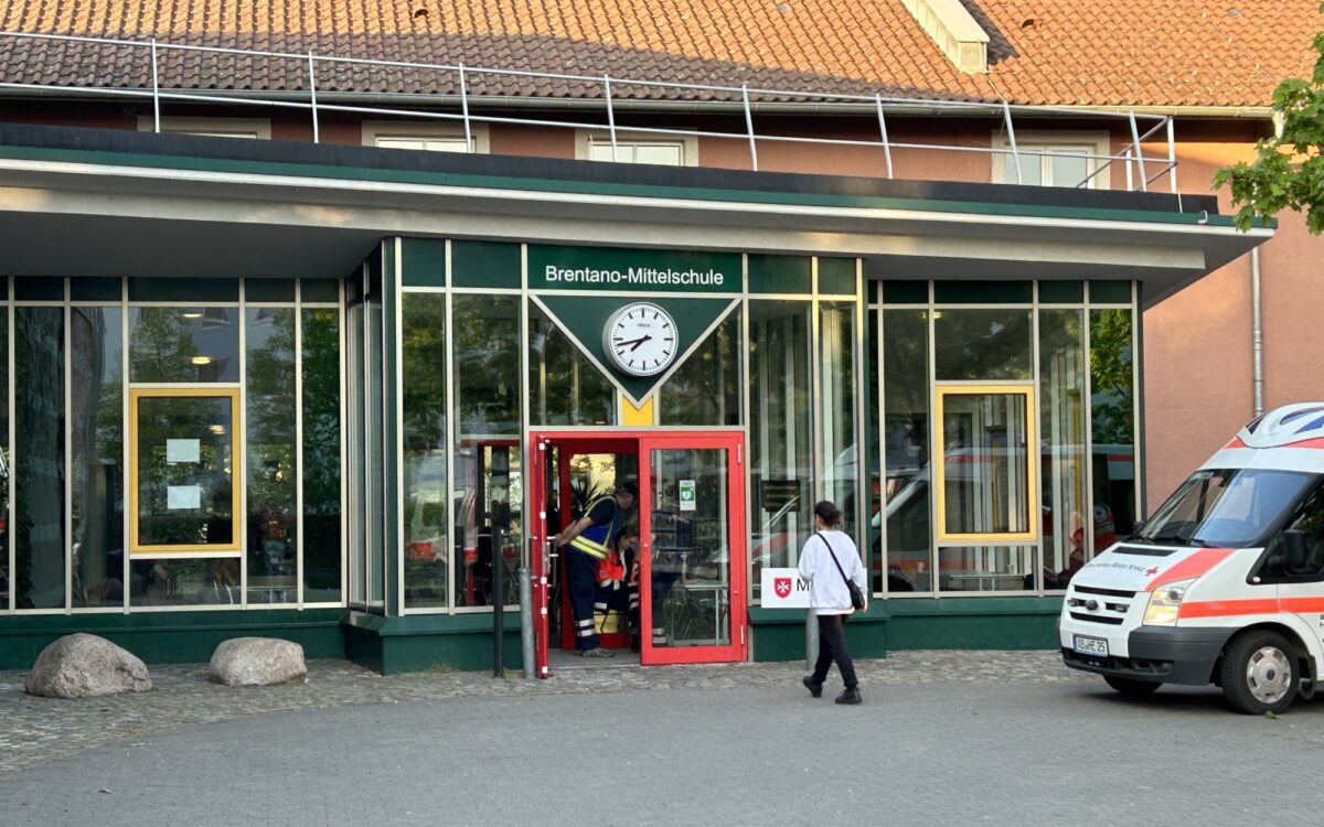 1 DC0 E2 B3 711 B 488 A A1 C5 2 FBF14816 E09 1 DC0 E2 B3 711 B 488 A A1 C5 2 FBF14816 E09