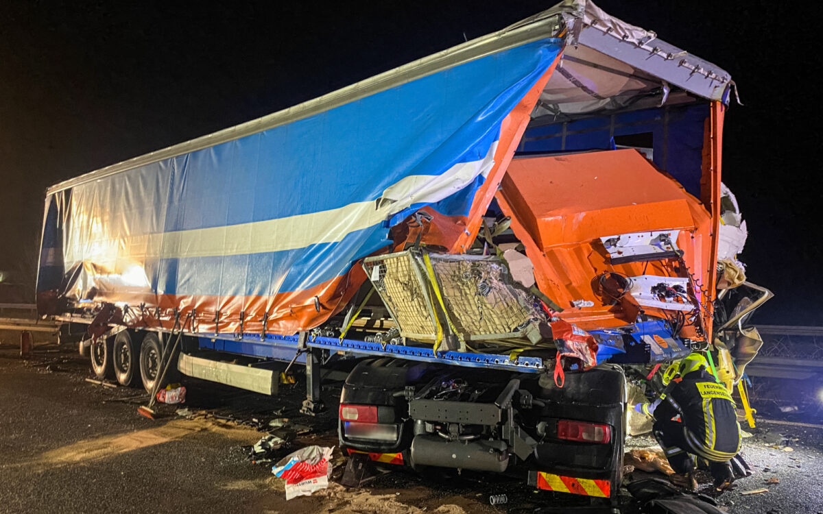 210122 A66 Gründau Unfall Lkw 210122 A66 Gründau Unfall Lkw