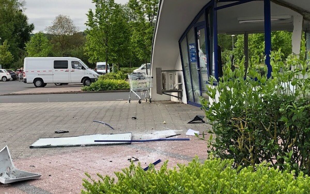 210521 Goldbach Geldautomat gesprengt 3 LN 210521 Goldbach Geldautomat gesprengt 3 LN