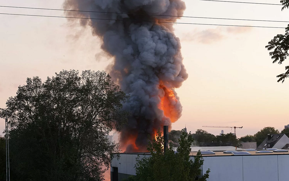210823 OF Grossbrand Recyclingbetrieb Foto Stadt Offenbach georg foto 210823 OF Grossbrand Recyclingbetrieb Foto Stadt Offenbach georg foto