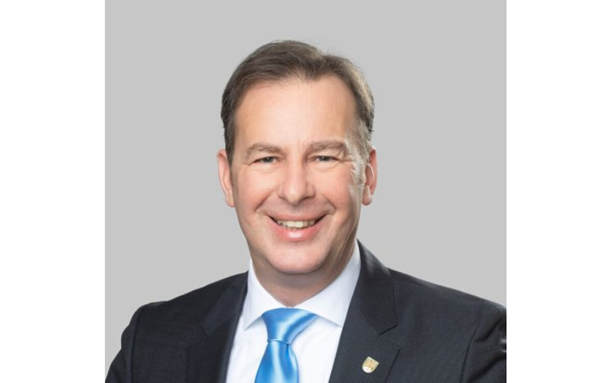 220524 Hainburg BM Alexander Boehn zum Kreisbeigeordneten gewaehlt 220524 Hainburg BM Alexander Boehn zum Kreisbeigeordneten gewaehlt