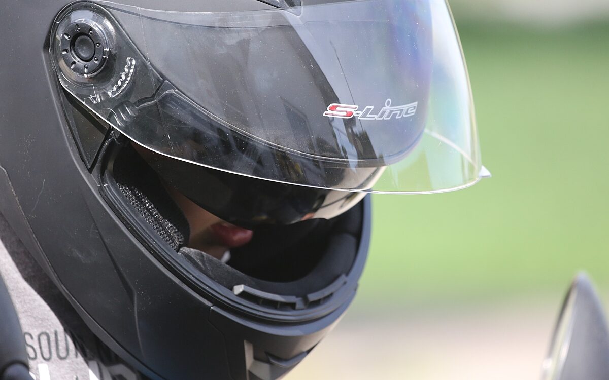 230122 Grossostheim Roller Moped Helm