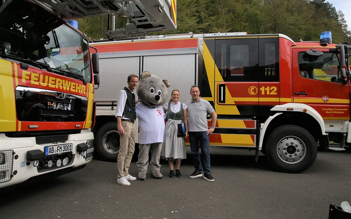 240423 Moembris CSU Kreisverband kellnert bei Feuerwehrfest 1 240423 Moembris CSU Kreisverband kellnert bei Feuerwehrfest 1