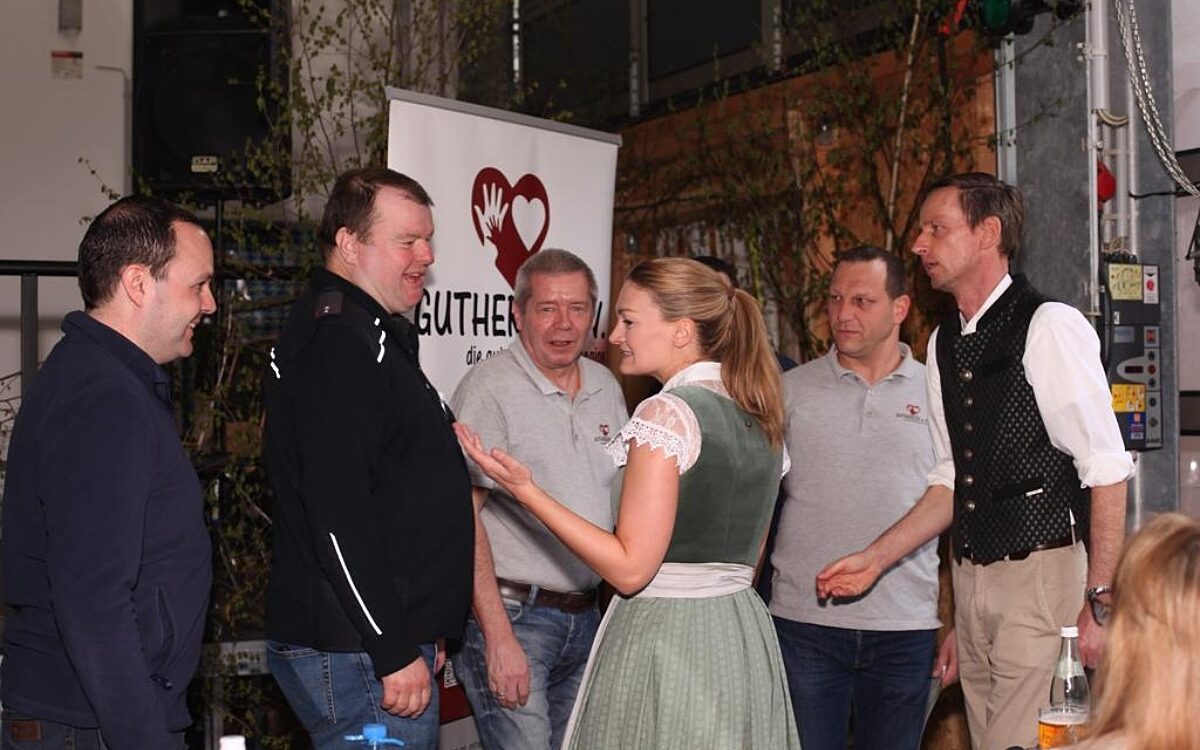 240423 Moembris CSU Kreisverband kellnert bei Feuerwehrfest 3 240423 Moembris CSU Kreisverband kellnert bei Feuerwehrfest 3