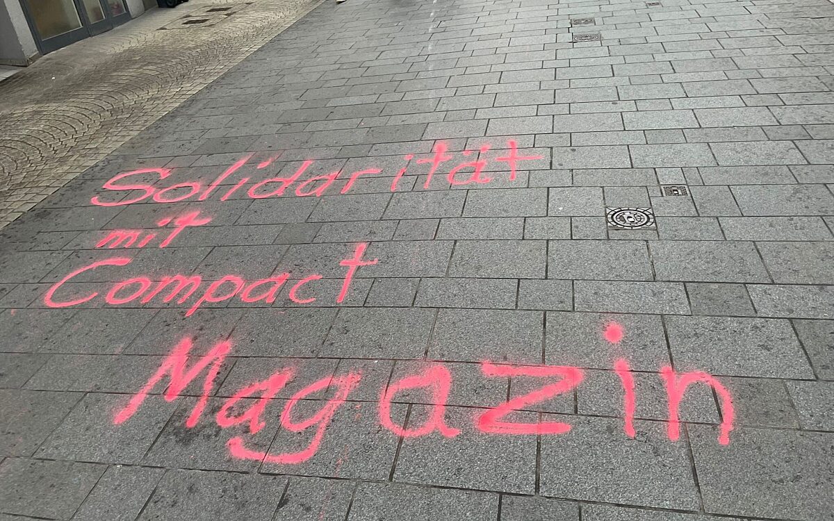 240724 AB Compact Schmierereien 1 240724 AB Compact Schmierereien 1