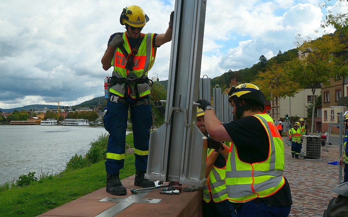 240923 MIL Hochwasserschutz Uebung Bilder THW Miltenberg 11 240923 MIL Hochwasserschutz Uebung Bilder THW Miltenberg 11